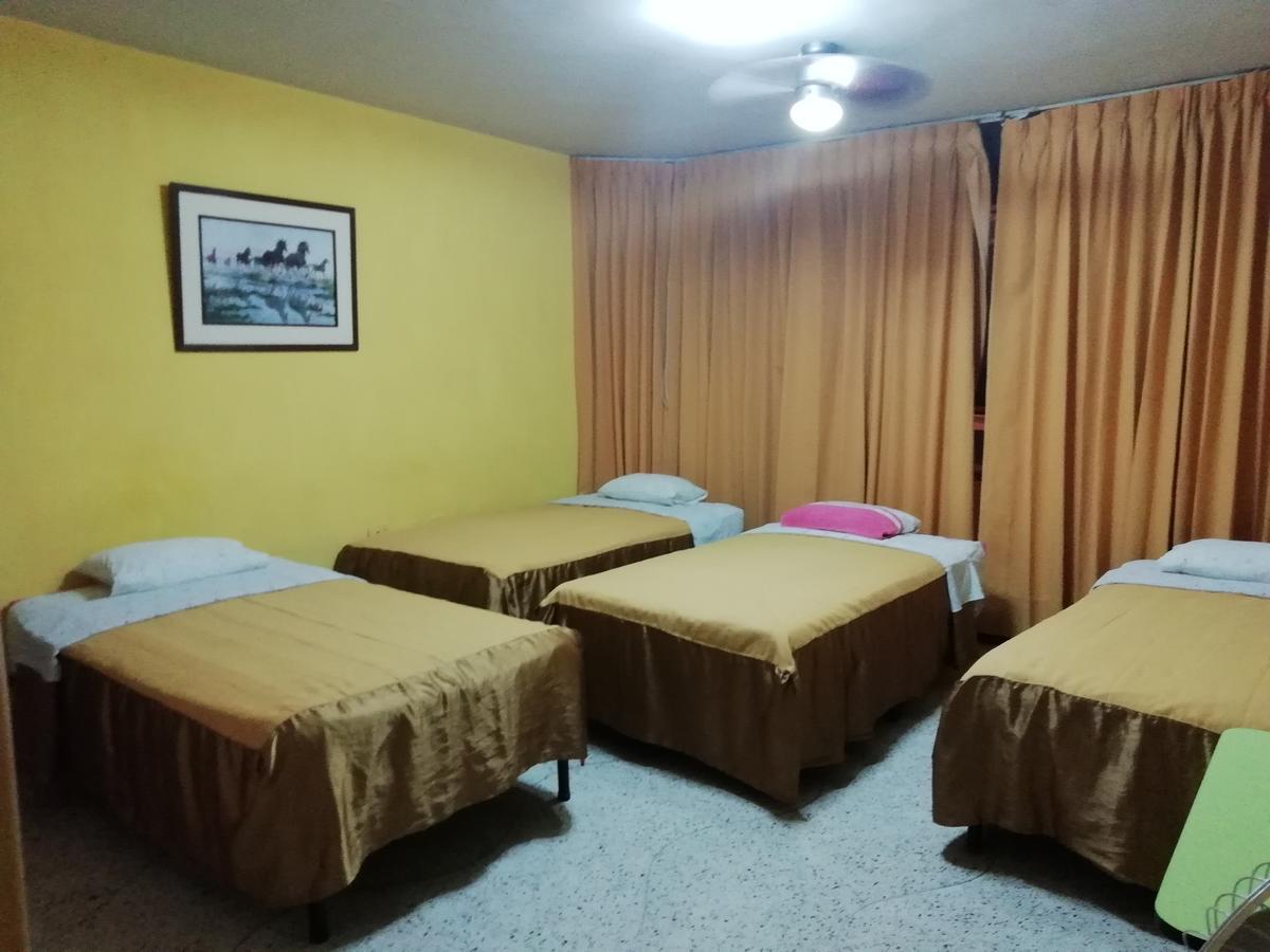 Hospedaje Oasis Chiclayo Eksteriør bilde